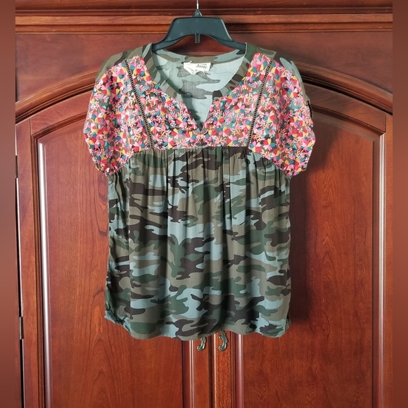 Savanna Jane Tops - Savanna Jane Floral Embroidered Camouflage Print Jersey Top Size M